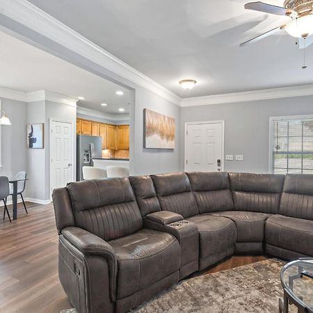 Calming Grey Townhouse With Jacuzzi Bathtub Villa Atlanta Eksteriør bilde