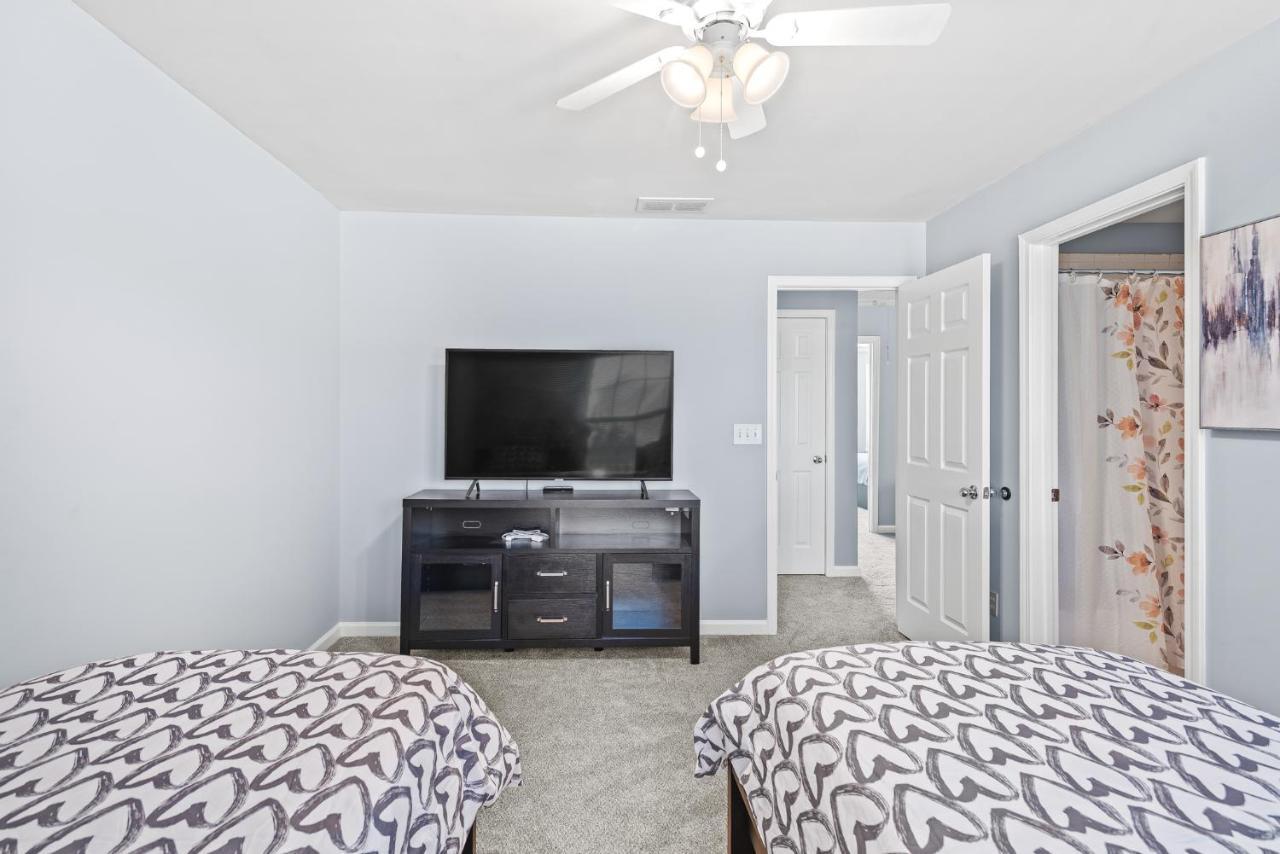 Calming Grey Townhouse With Jacuzzi Bathtub Villa Atlanta Eksteriør bilde